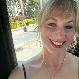 Meet your Posher, Alicia